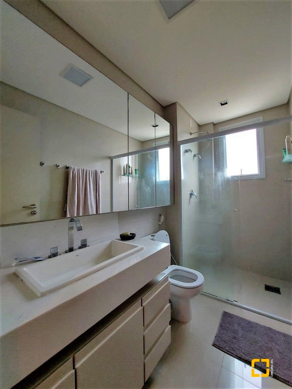 Apartamento com 117m², 6 quartos (sendo 3 suítes), 3 garagens, no bairro Centro em Florianópolis