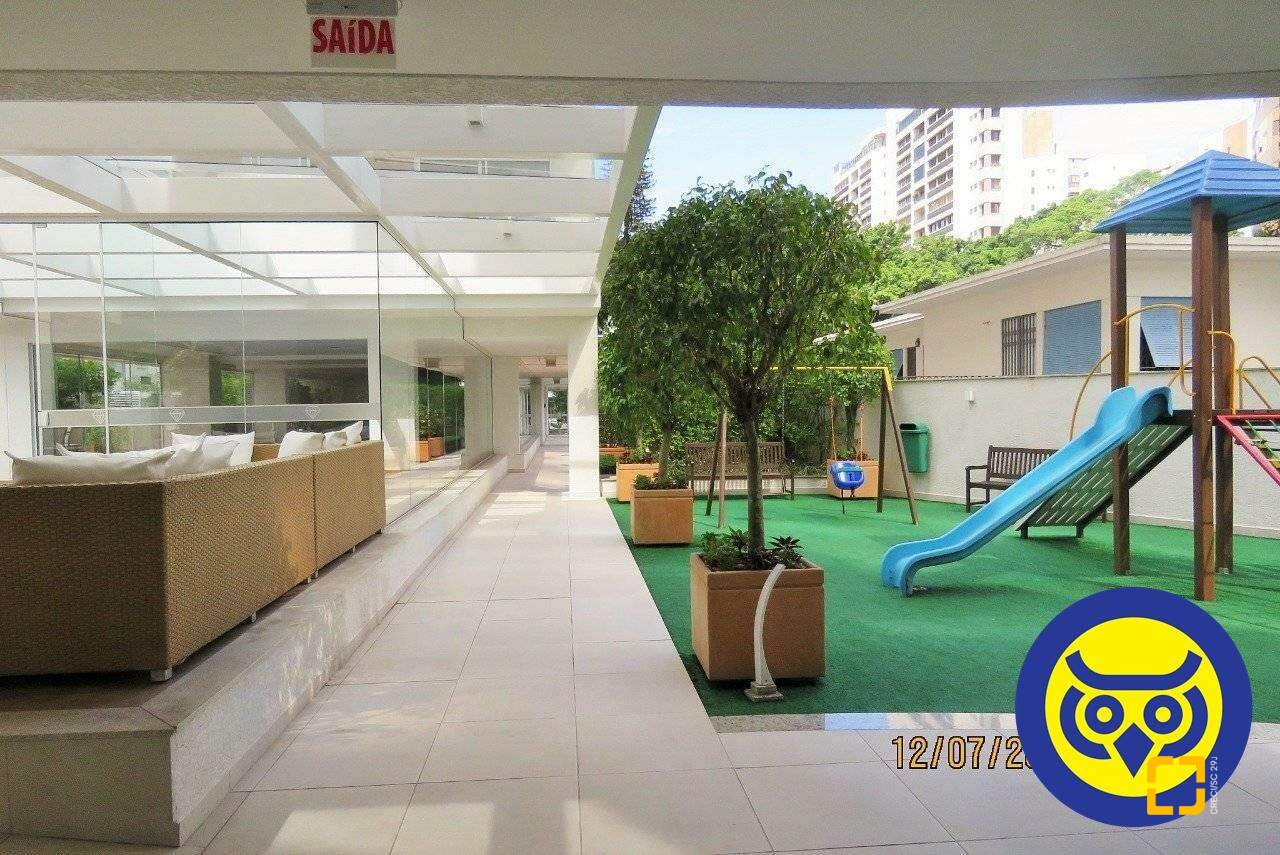 Apartamento com 117m², 6 quartos (sendo 3 suítes), 3 garagens, no bairro Centro em Florianópolis