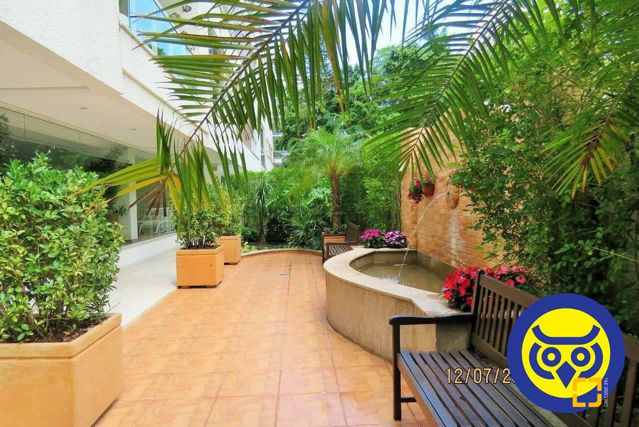 Apartamento com 117m², 6 quartos (sendo 3 suítes), 3 garagens, no bairro Centro em Florianópolis