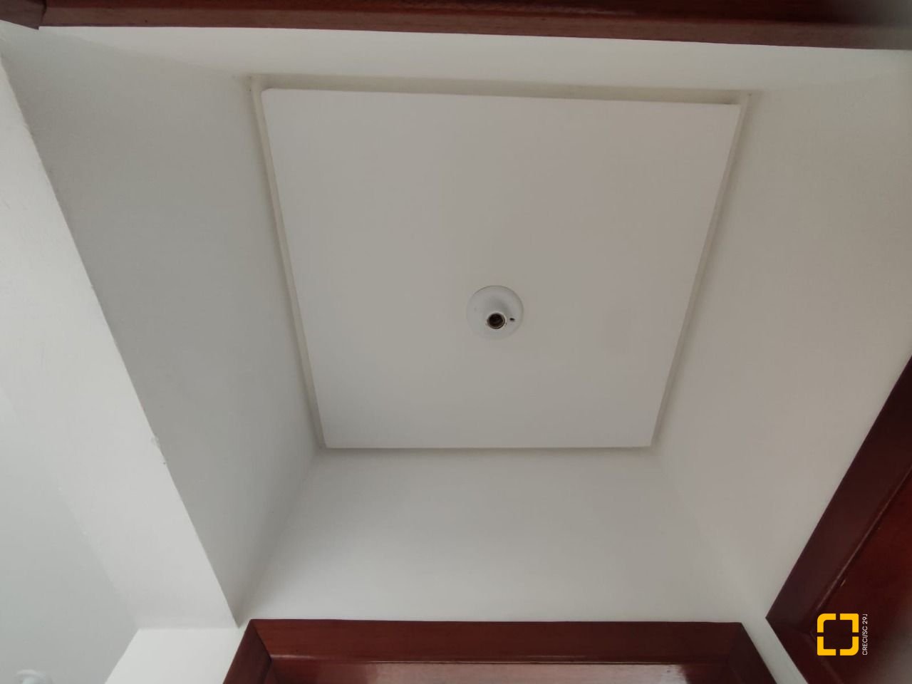Prédio com 480m², 8 garagens, no bairro Vargem Grande em Florianópolis
