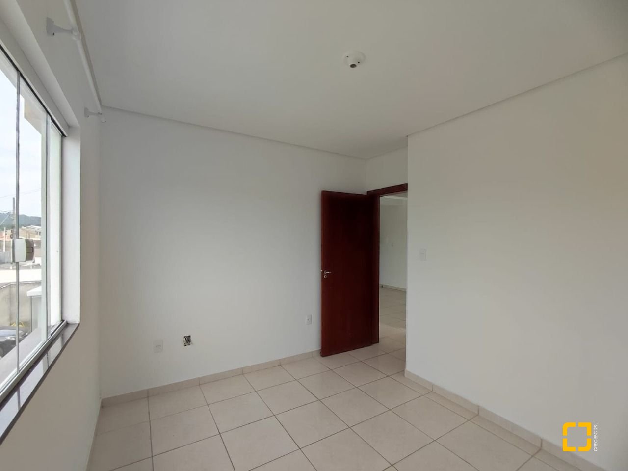 Prédio com 480m², 8 garagens, no bairro Vargem Grande em Florianópolis