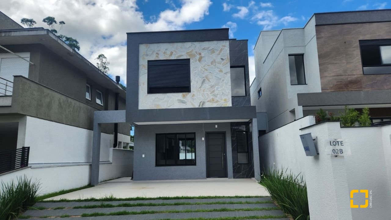 Casa com 149m², 6 quartos (sendo 3 suítes), 2 garagens, no bairro Santo Antônio de Lisboa em Florianópolis