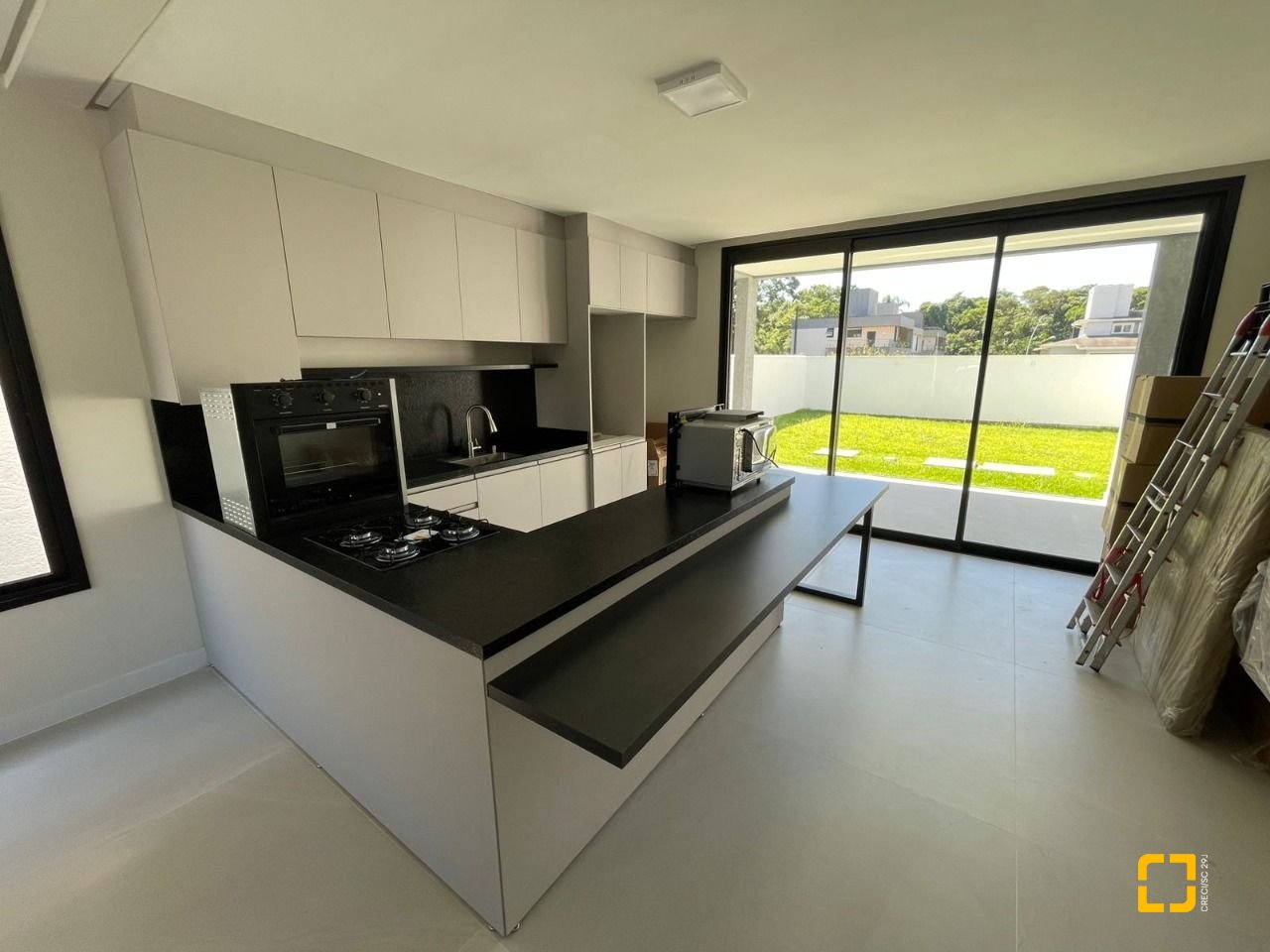 Casa com 149m², 6 quartos (sendo 3 suítes), 2 garagens, no bairro Santo Antônio de Lisboa em Florianópolis