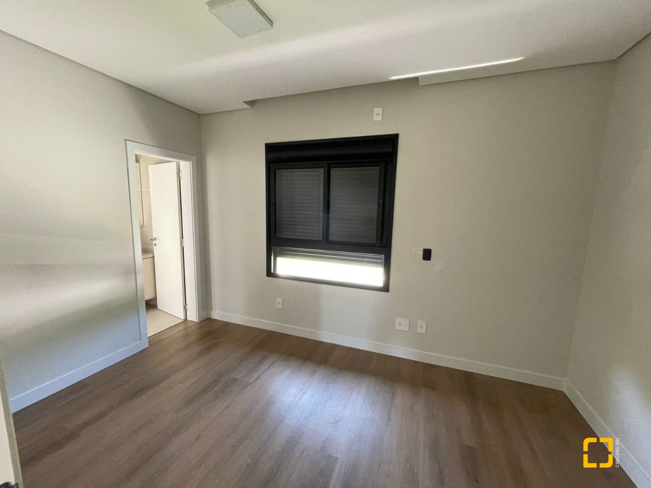 Casa com 149m², 6 quartos (sendo 3 suítes), 2 garagens, no bairro Santo Antônio de Lisboa em Florianópolis