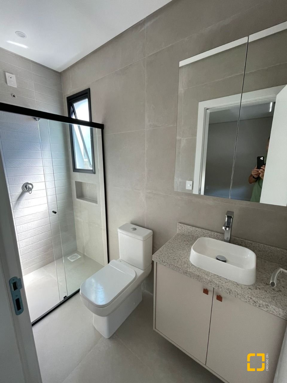 Casa com 149m², 6 quartos (sendo 3 suítes), 2 garagens, no bairro Santo Antônio de Lisboa em Florianópolis