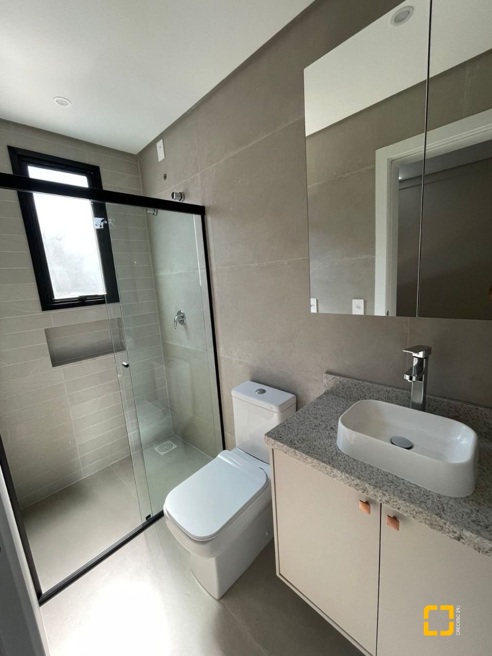Casa com 149m², 6 quartos (sendo 3 suítes), 2 garagens, no bairro Santo Antônio de Lisboa em Florianópolis