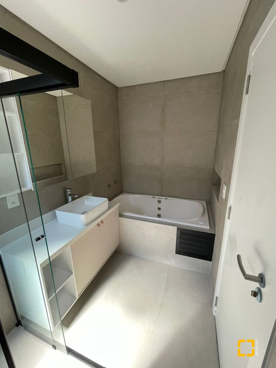 Casa com 149m², 6 quartos (sendo 3 suítes), 2 garagens, no bairro Santo Antônio de Lisboa em Florianópolis