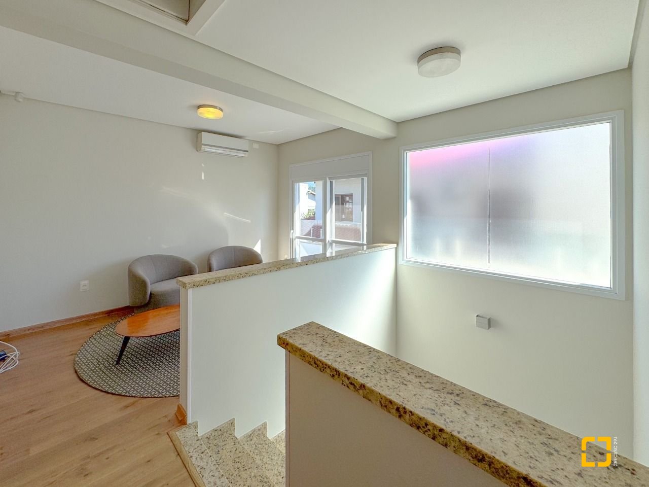 Casa com 242m², 7 quartos (sendo 3 suítes), 4 garagens, no bairro Jurerê Internacional em Florianópolis