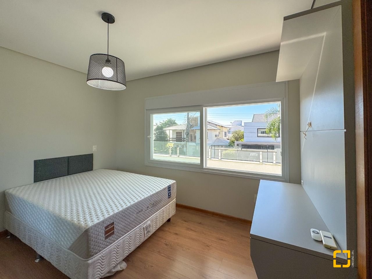 Casa com 242m², 7 quartos (sendo 3 suítes), 4 garagens, no bairro Jurerê Internacional em Florianópolis