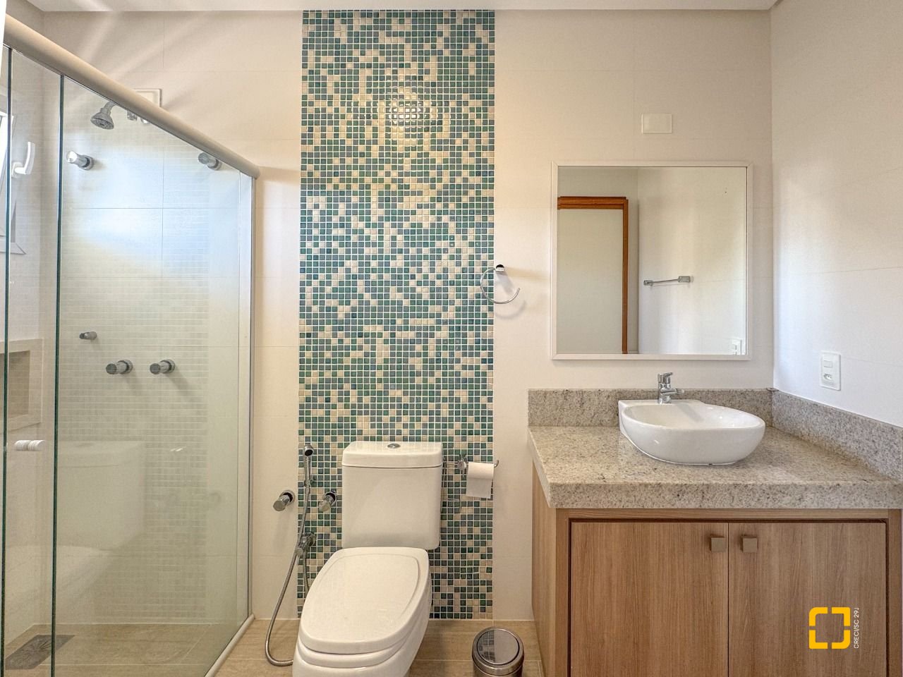 Casa com 242m², 7 quartos (sendo 3 suítes), 4 garagens, no bairro Jurerê Internacional em Florianópolis