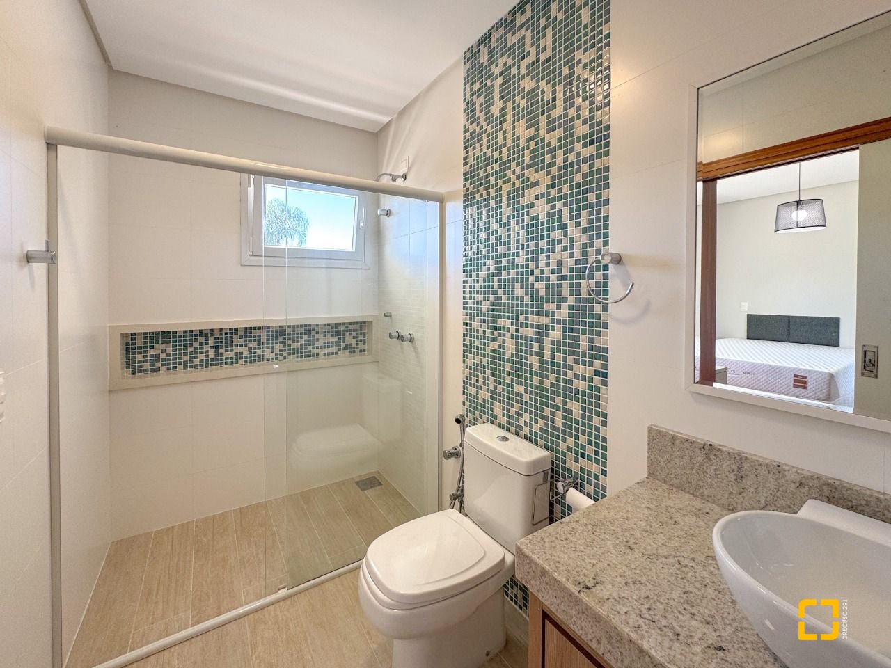 Casa com 242m², 7 quartos (sendo 3 suítes), 4 garagens, no bairro Jurerê Internacional em Florianópolis