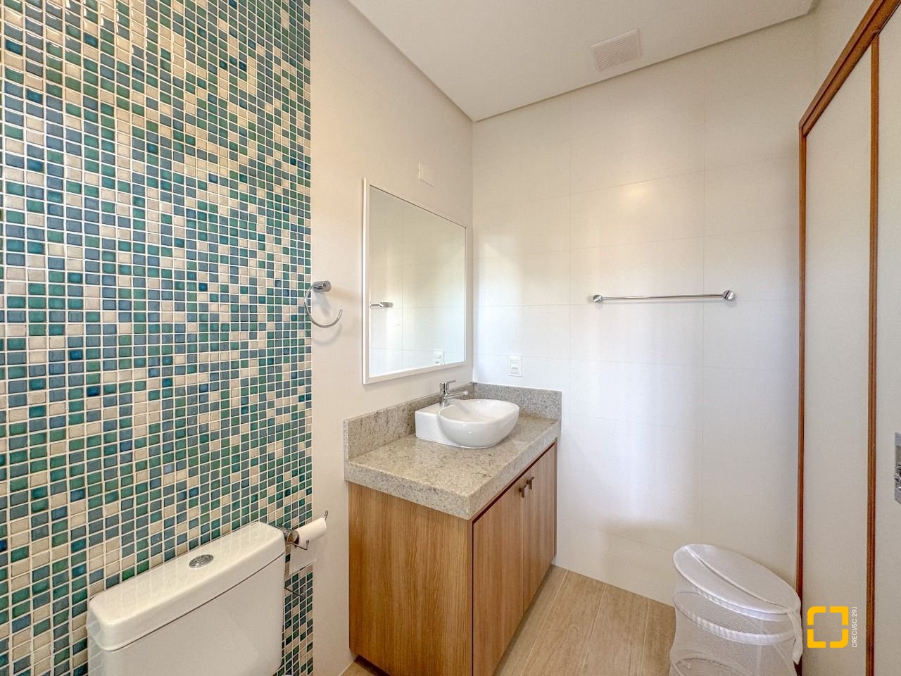 Casa com 242m², 7 quartos (sendo 3 suítes), 4 garagens, no bairro Jurerê Internacional em Florianópolis