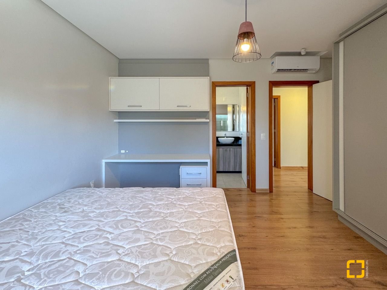 Casa com 242m², 7 quartos (sendo 3 suítes), 4 garagens, no bairro Jurerê Internacional em Florianópolis