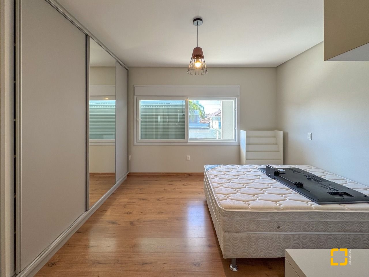 Casa com 242m², 7 quartos (sendo 3 suítes), 4 garagens, no bairro Jurerê Internacional em Florianópolis
