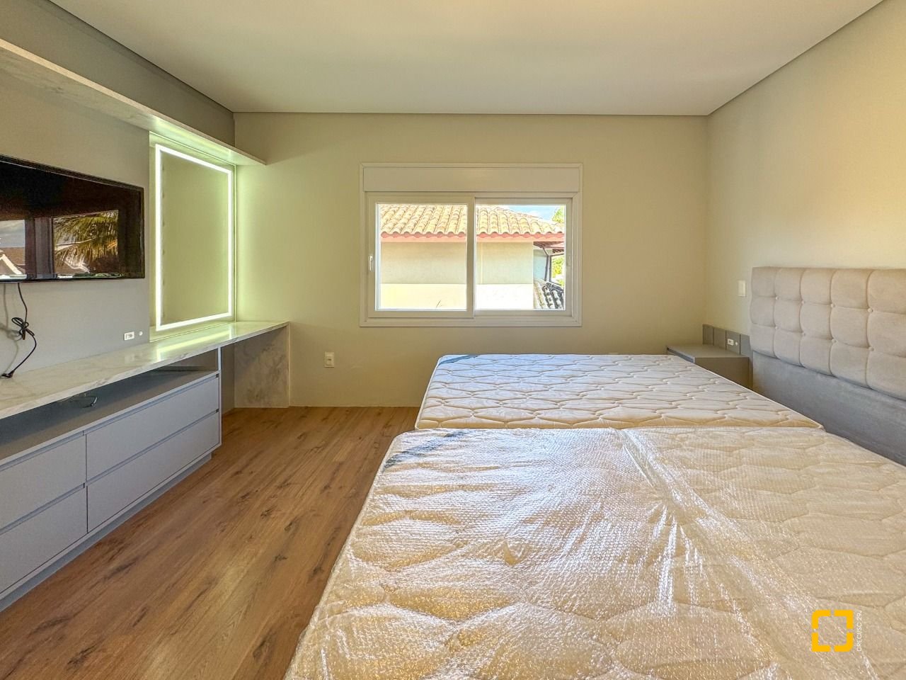 Casa com 242m², 7 quartos (sendo 3 suítes), 4 garagens, no bairro Jurerê Internacional em Florianópolis