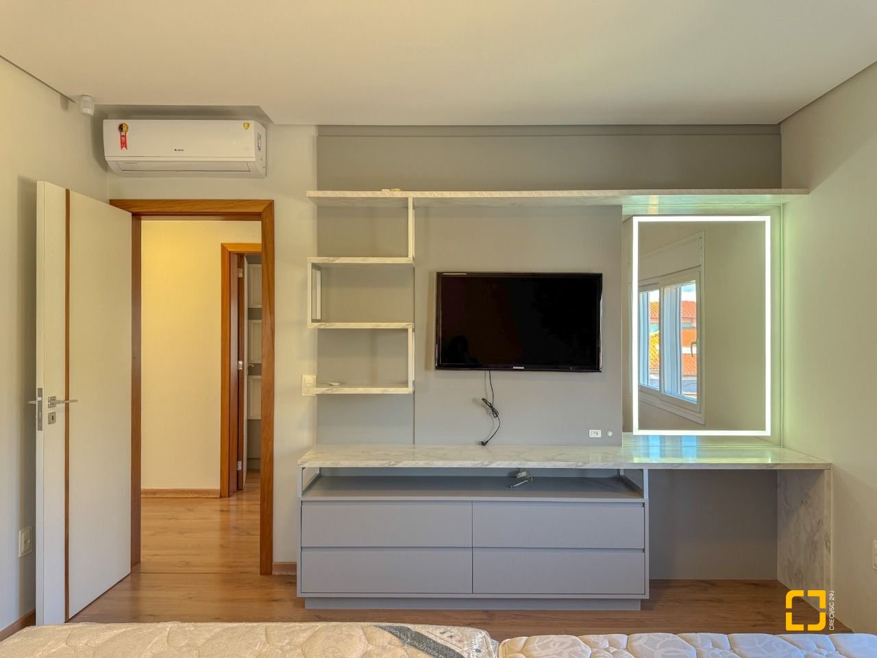 Casa com 242m², 7 quartos (sendo 3 suítes), 4 garagens, no bairro Jurerê Internacional em Florianópolis