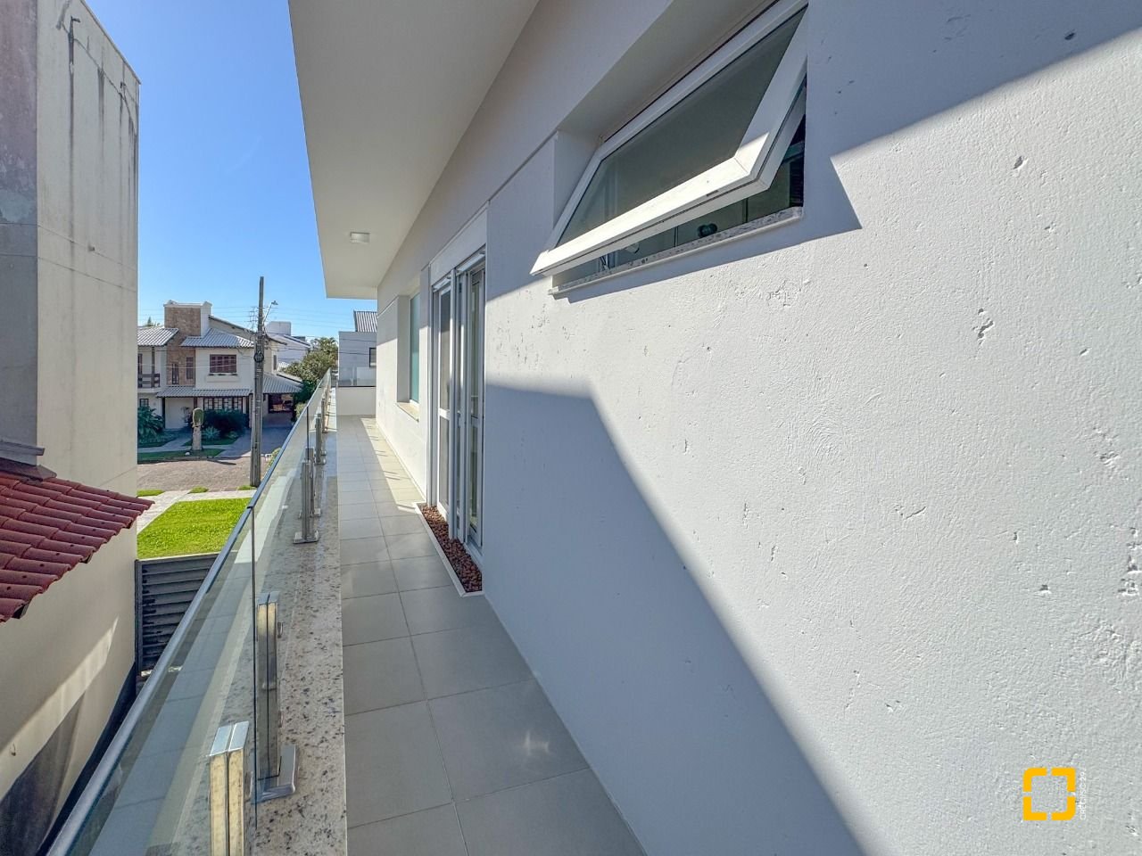 Casa com 242m², 7 quartos (sendo 3 suítes), 4 garagens, no bairro Jurerê Internacional em Florianópolis