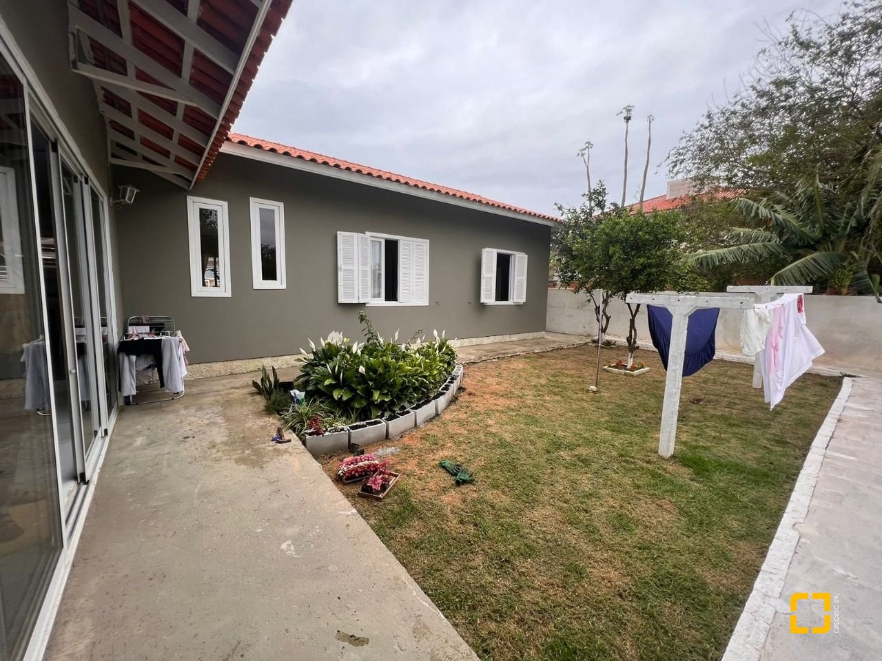 Casa com 150m², 4 quartos (sendo 1 suíte), 2 garagens, no bairro Rio Vermelho em Florianópolis