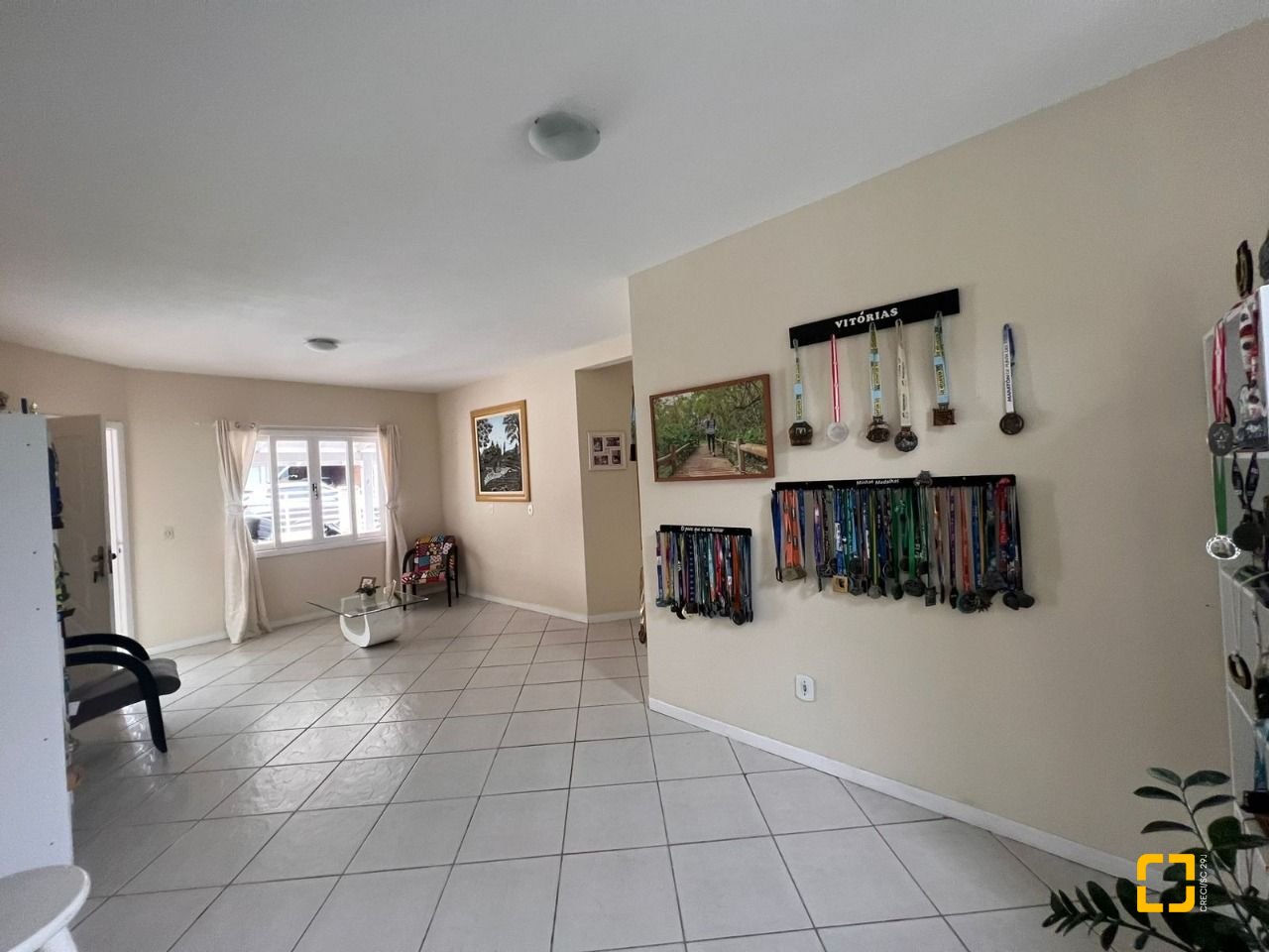 Casa com 150m², 4 quartos (sendo 1 suíte), 2 garagens, no bairro Rio Vermelho em Florianópolis