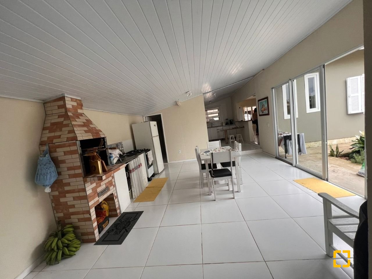 Casa com 150m², 4 quartos (sendo 1 suíte), 2 garagens, no bairro Rio Vermelho em Florianópolis