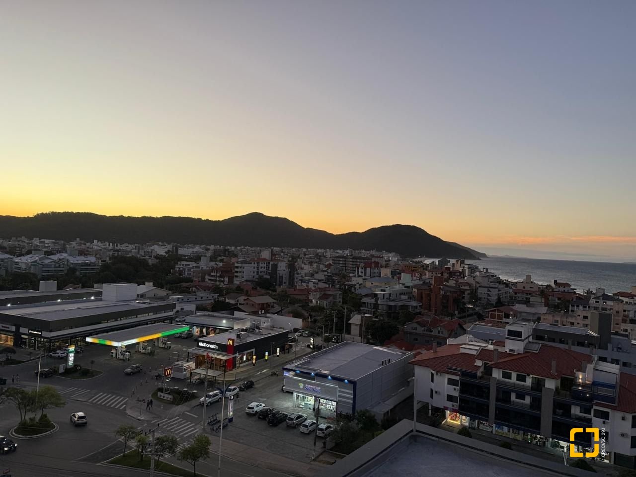Apartamento com 59m², 3 quartos (sendo 1 suíte), 1 garagem, no bairro Ingleses em Florianópolis