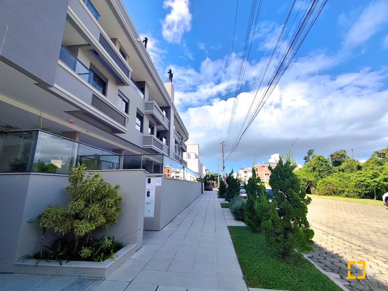 Apartamento com 68m², 3 quartos (sendo 1 suíte), 1 garagem, no bairro Ingleses em Florianópolis