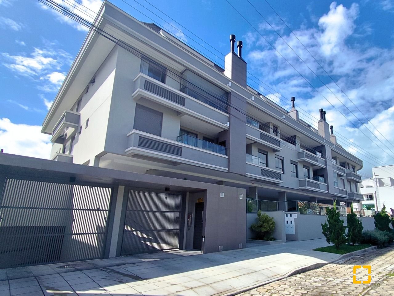 Apartamento com 68m², 3 quartos (sendo 1 suíte), 1 garagem, no bairro Ingleses em Florianópolis