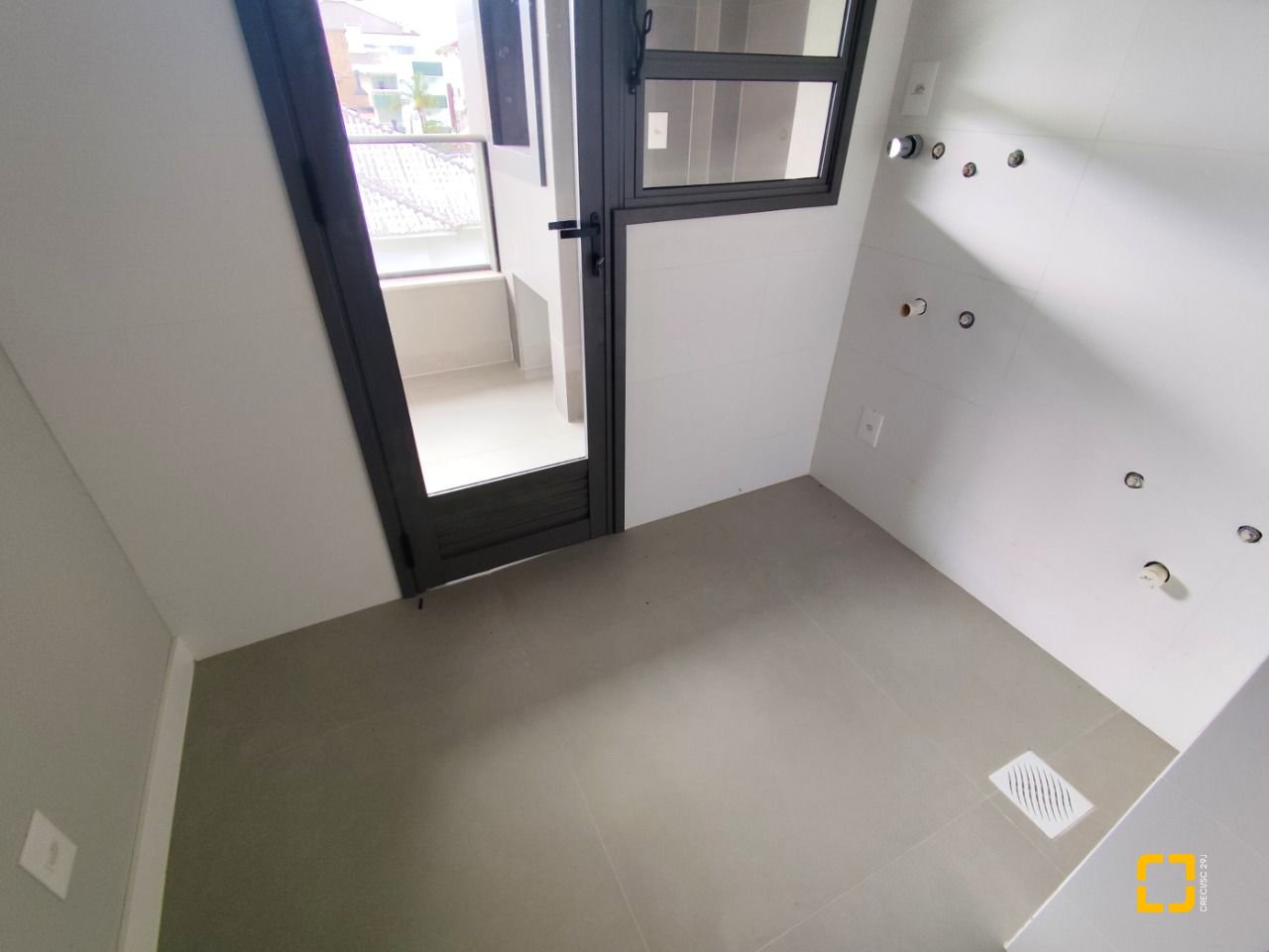 Apartamento com 109m², 3 quartos (sendo 1 suíte), 1 garagem, no bairro Ingleses em Florianópolis