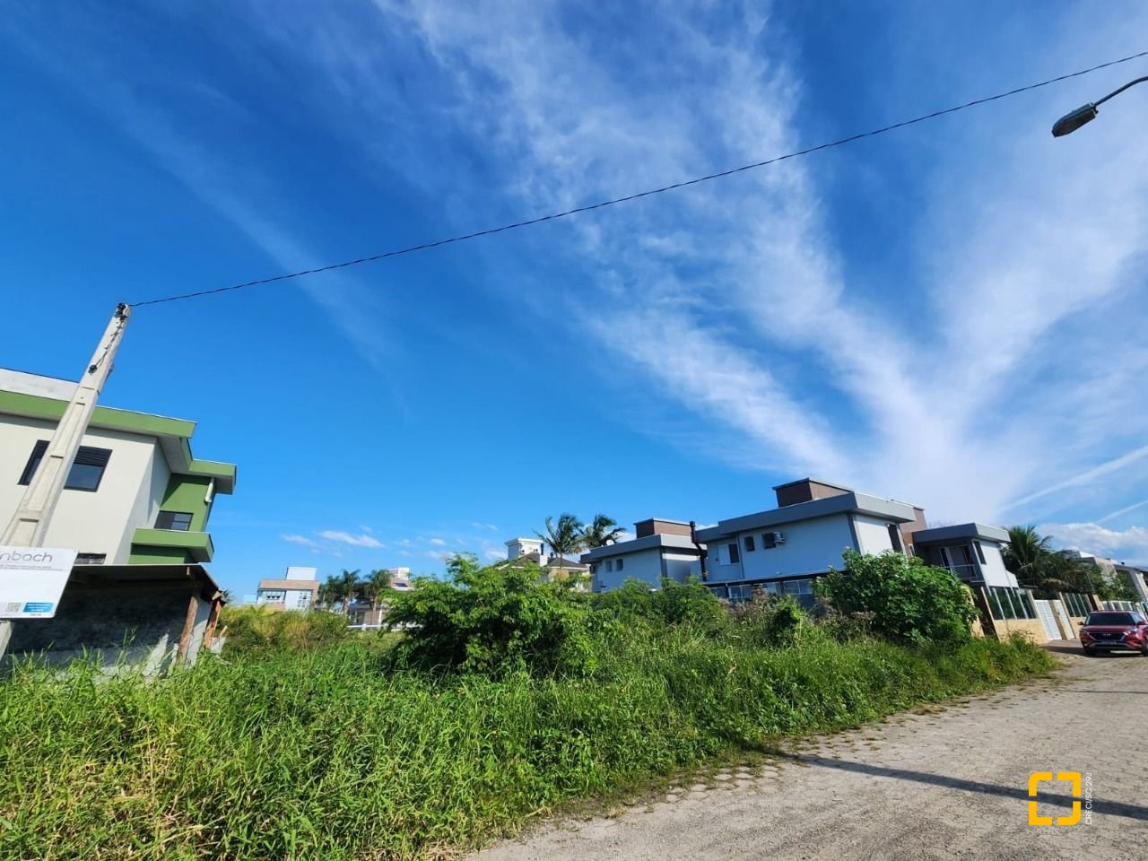 Terreno com 720m², no bairro Carianos em Florianópolis
