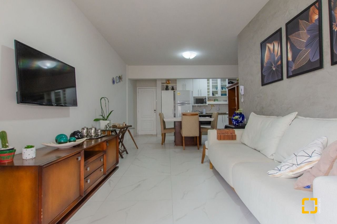 Apartamento com 83m², 2 quartos (sendo 1 suíte), 1 garagem, no bairro Ponta das Canas em Florianópolis