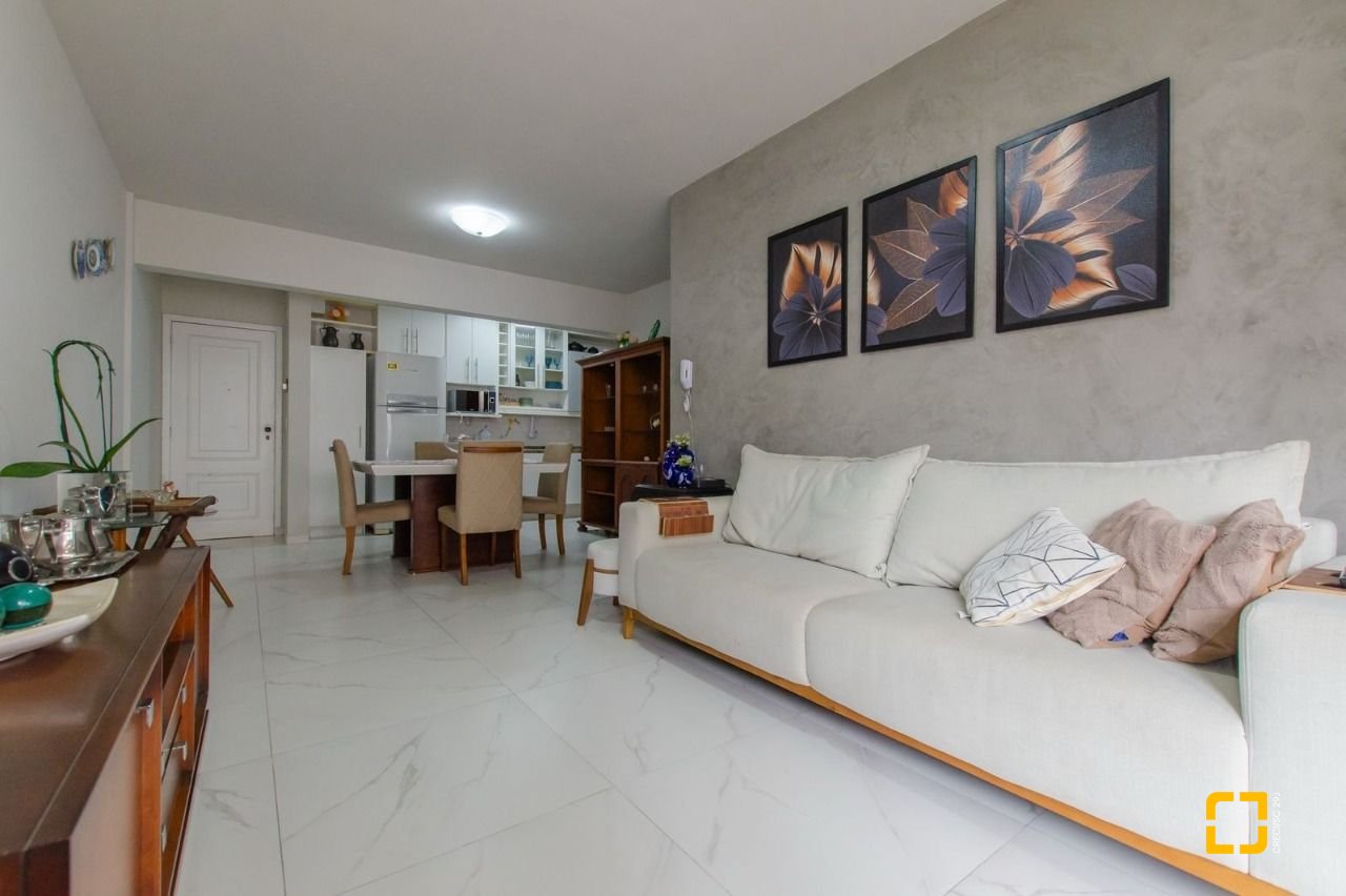 Apartamento com 83m², 2 quartos (sendo 1 suíte), 1 garagem, no bairro Ponta das Canas em Florianópolis