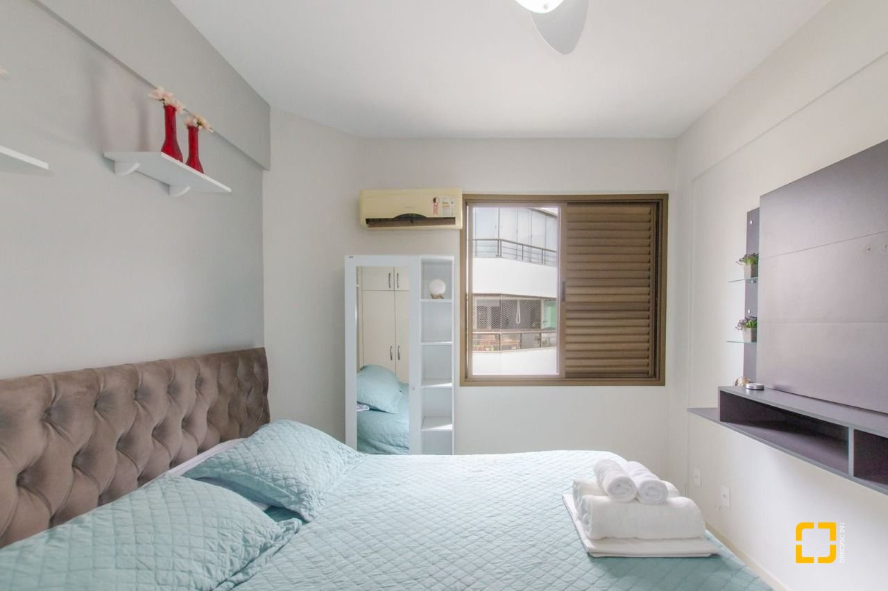 Apartamento com 83m², 2 quartos (sendo 1 suíte), 1 garagem, no bairro Ponta das Canas em Florianópolis