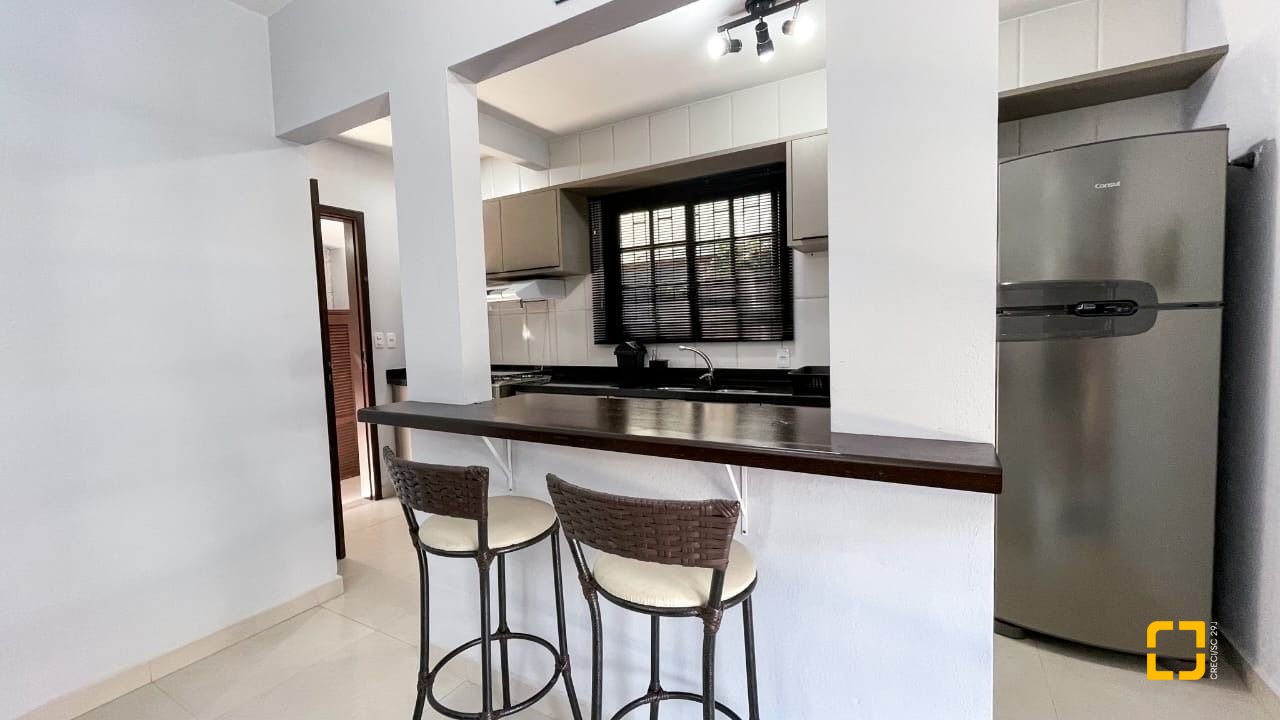 Casa com 340m², 4 quartos (sendo 1 suíte), 2 garagens, no bairro Rio Tavares em Florianópolis