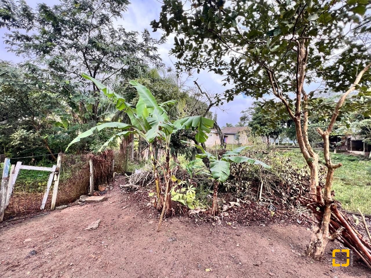 Terreno com 756m², no bairro Vargem Grande em Florianópolis