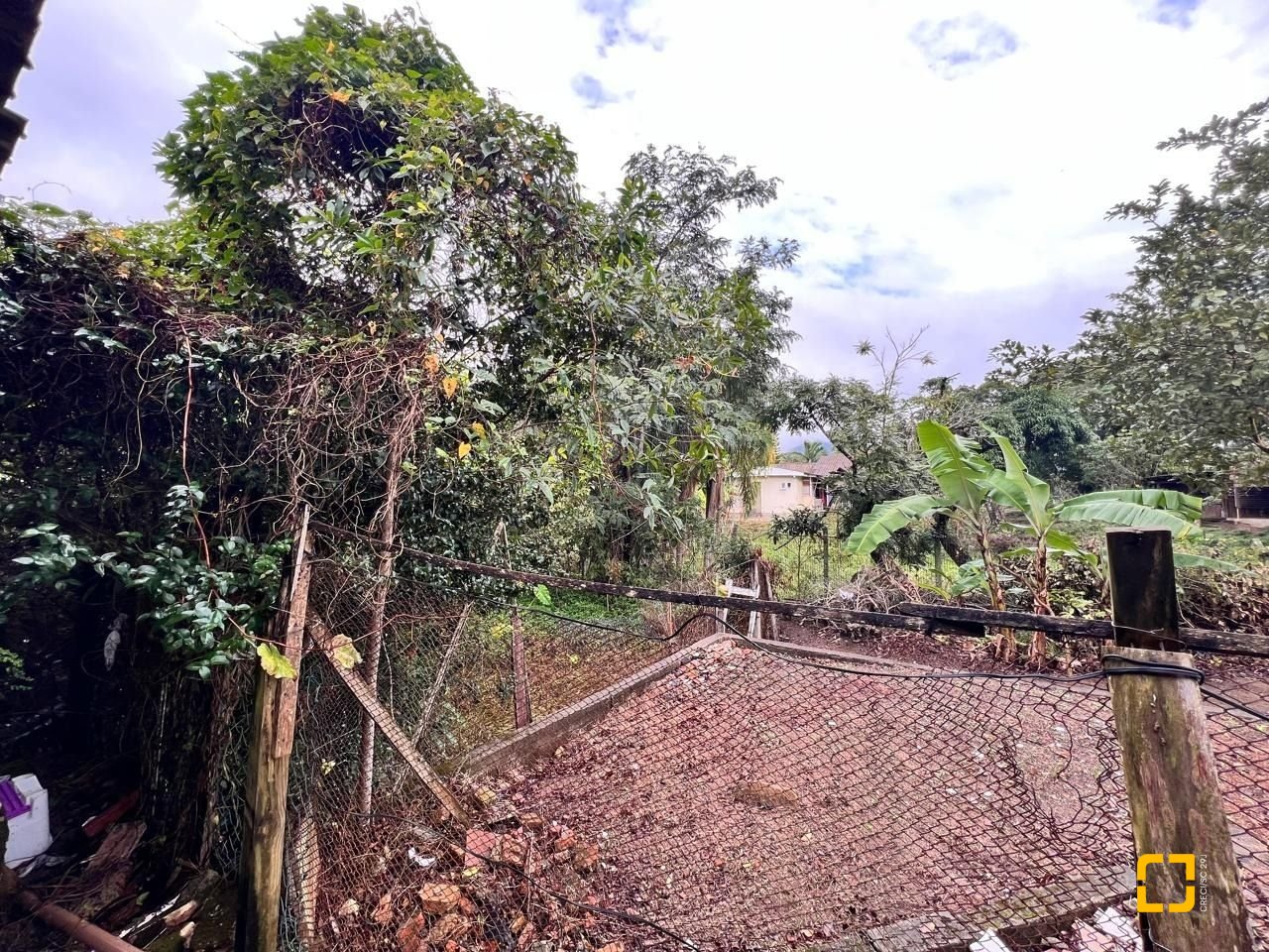 Terreno com 756m², no bairro Vargem Grande em Florianópolis