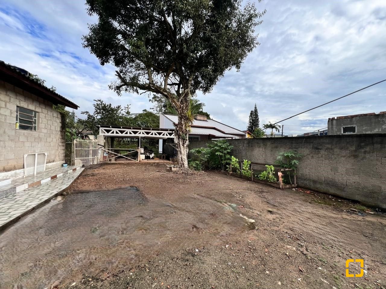Terreno com 756m², no bairro Vargem Grande em Florianópolis