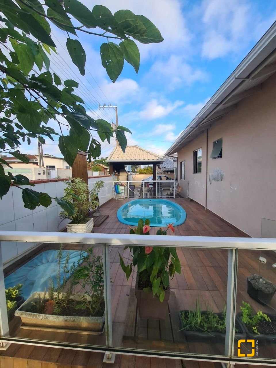 Casa com 120m², 4 quartos (sendo 1 suíte), 2 garagens, no bairro Rio Vermelho em Florianópolis