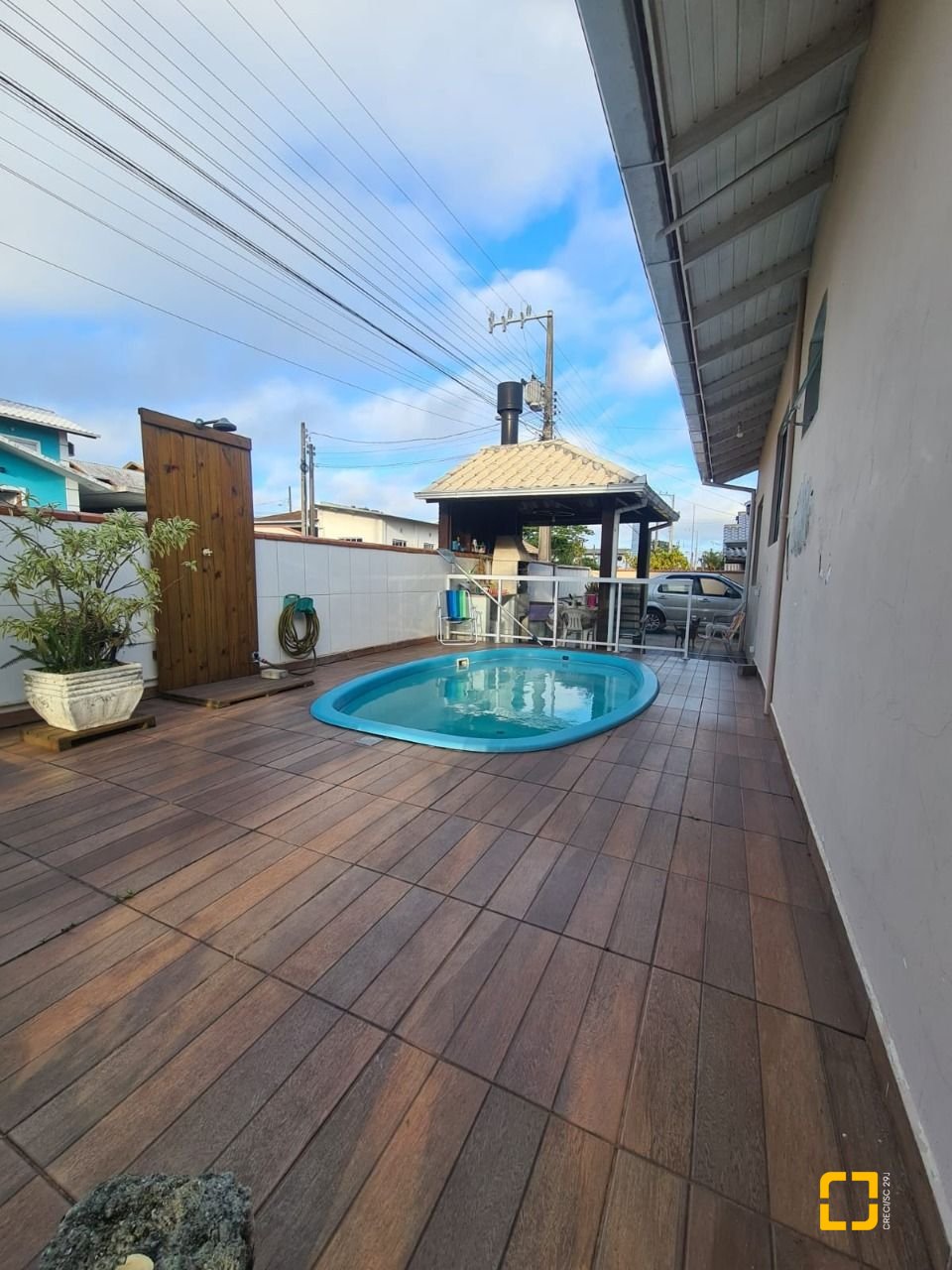 Casa com 120m², 4 quartos (sendo 1 suíte), 2 garagens, no bairro Rio Vermelho em Florianópolis