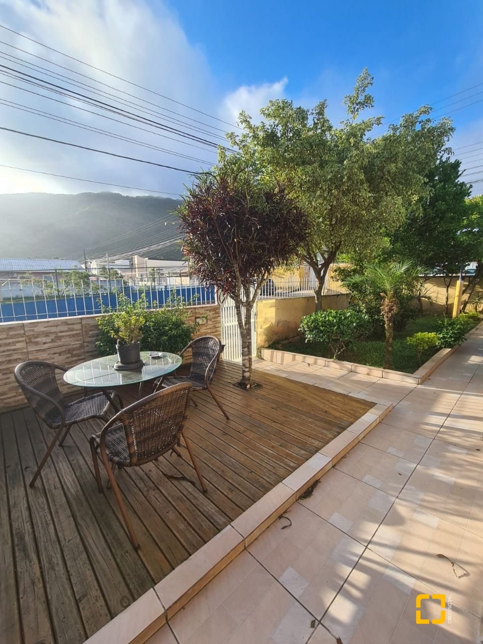 Casa com 120m², 4 quartos (sendo 1 suíte), 2 garagens, no bairro Rio Vermelho em Florianópolis