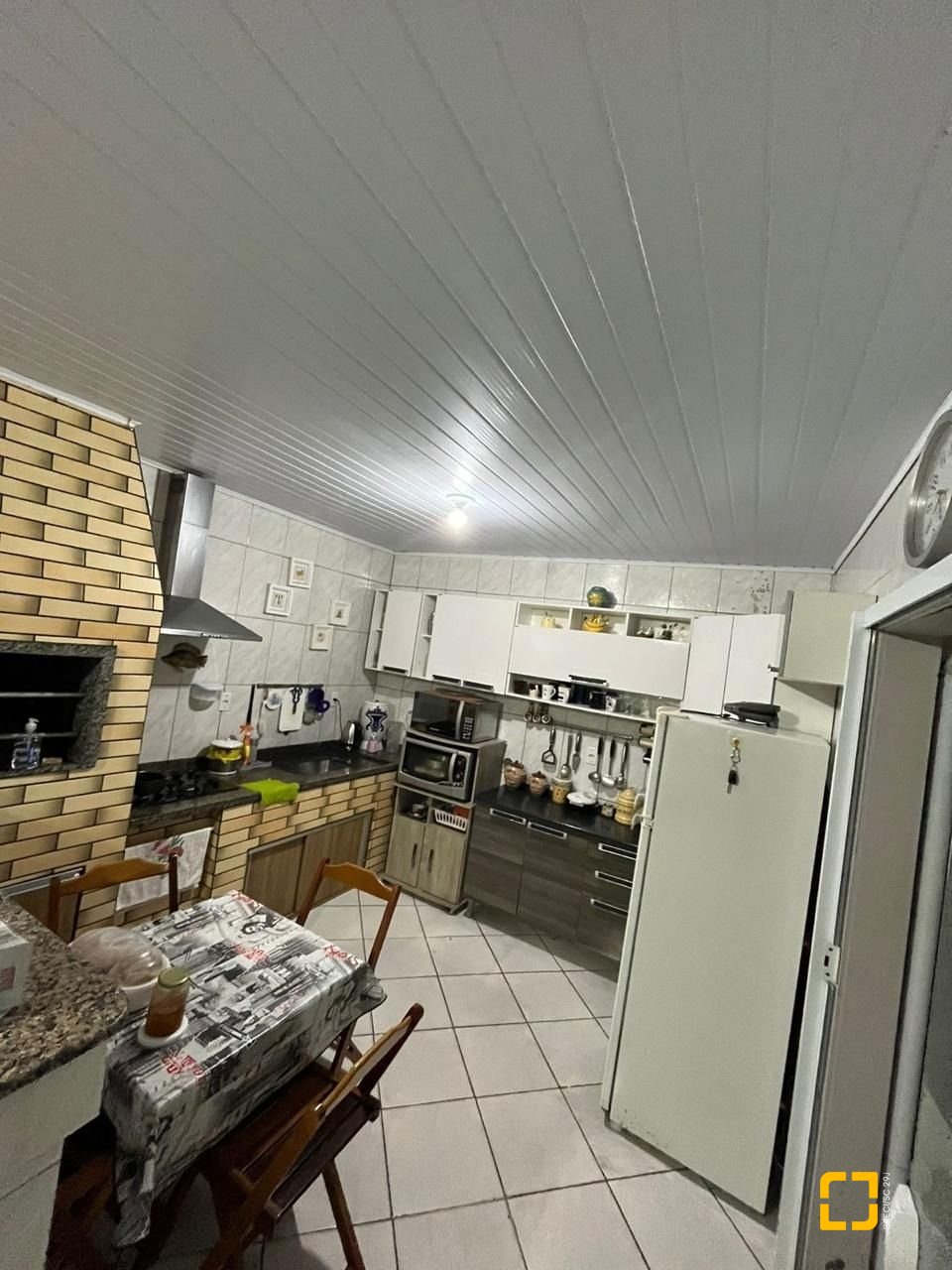 Casa com 120m², 4 quartos (sendo 1 suíte), 2 garagens, no bairro Rio Vermelho em Florianópolis