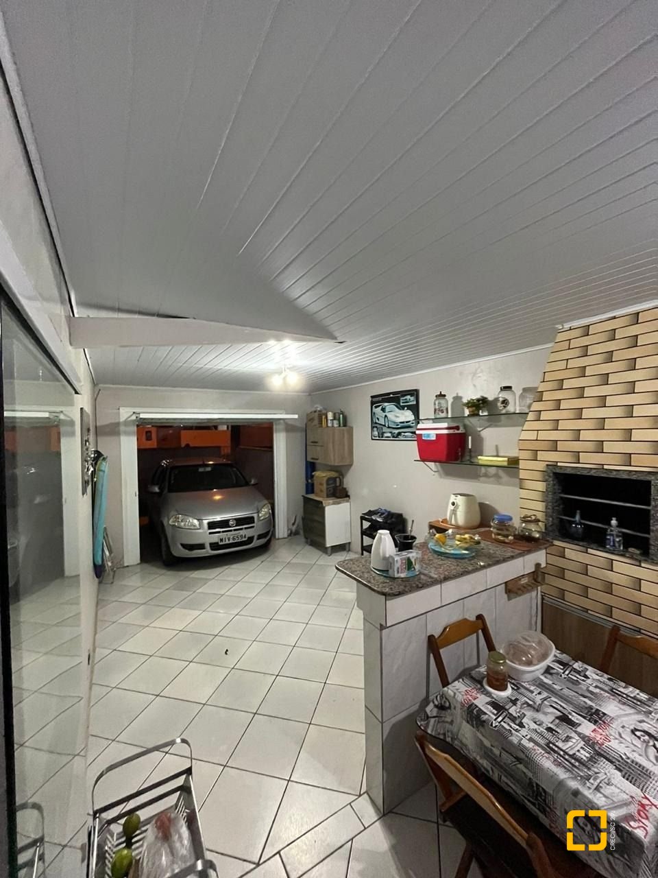 Casa com 120m², 4 quartos (sendo 1 suíte), 2 garagens, no bairro Rio Vermelho em Florianópolis
