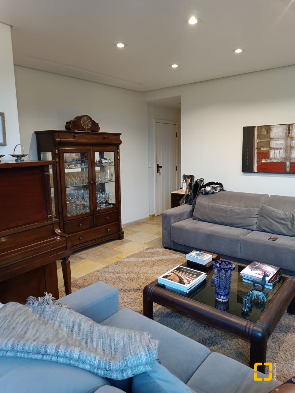 Apartamento com 178m², 5 quartos (sendo 1 suíte), 2 garagens, no bairro Agronômica em Florianópolis