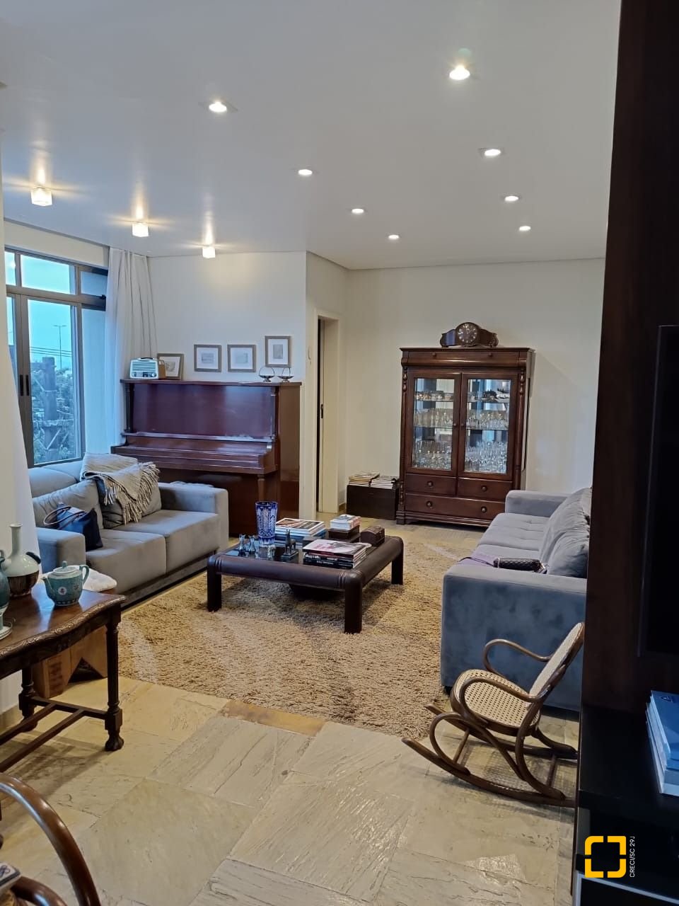 Apartamento com 178m², 5 quartos (sendo 1 suíte), 2 garagens, no bairro Agronômica em Florianópolis