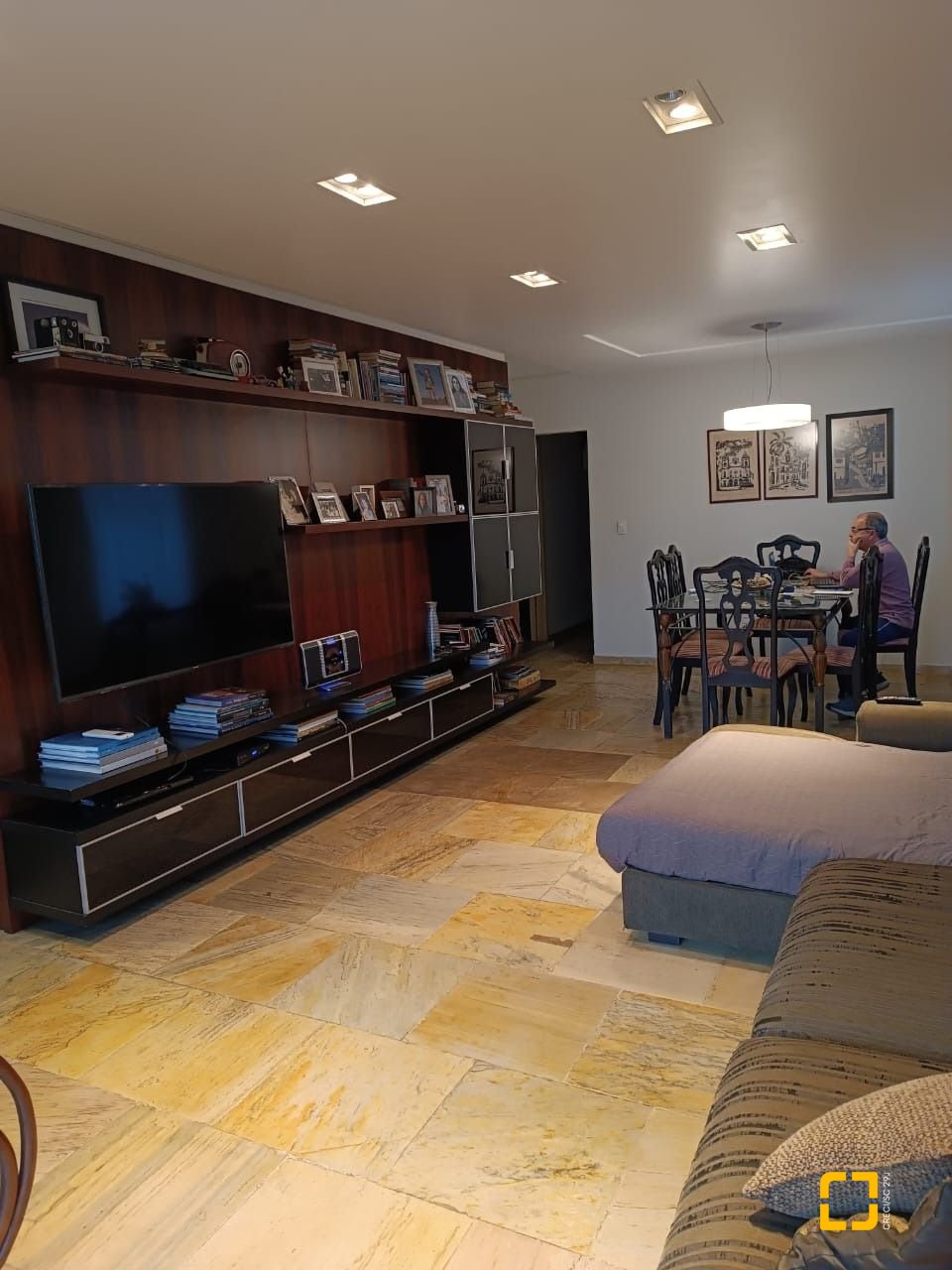 Apartamento com 178m², 5 quartos (sendo 1 suíte), 2 garagens, no bairro Agronômica em Florianópolis