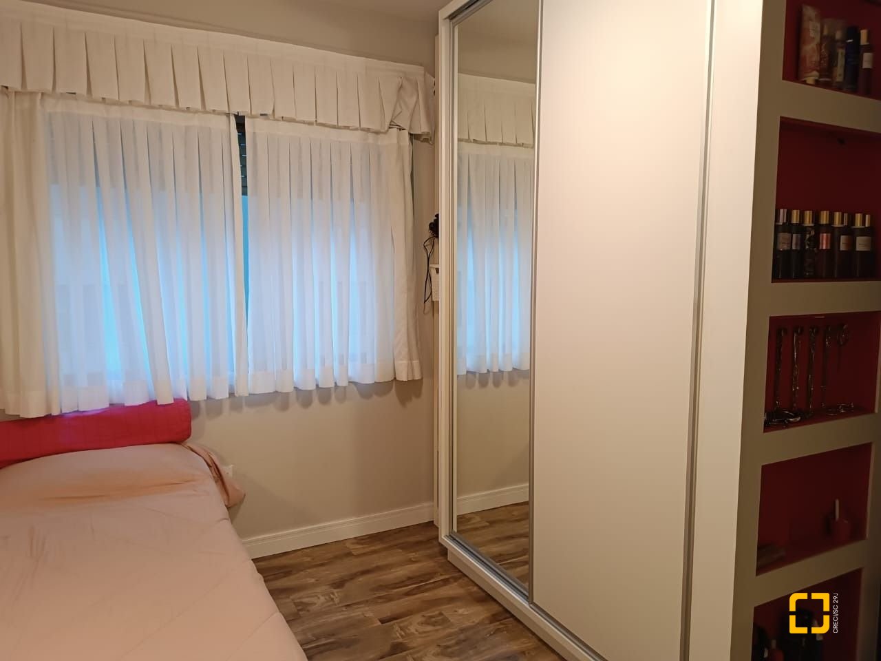 Apartamento com 178m², 5 quartos (sendo 1 suíte), 2 garagens, no bairro Agronômica em Florianópolis