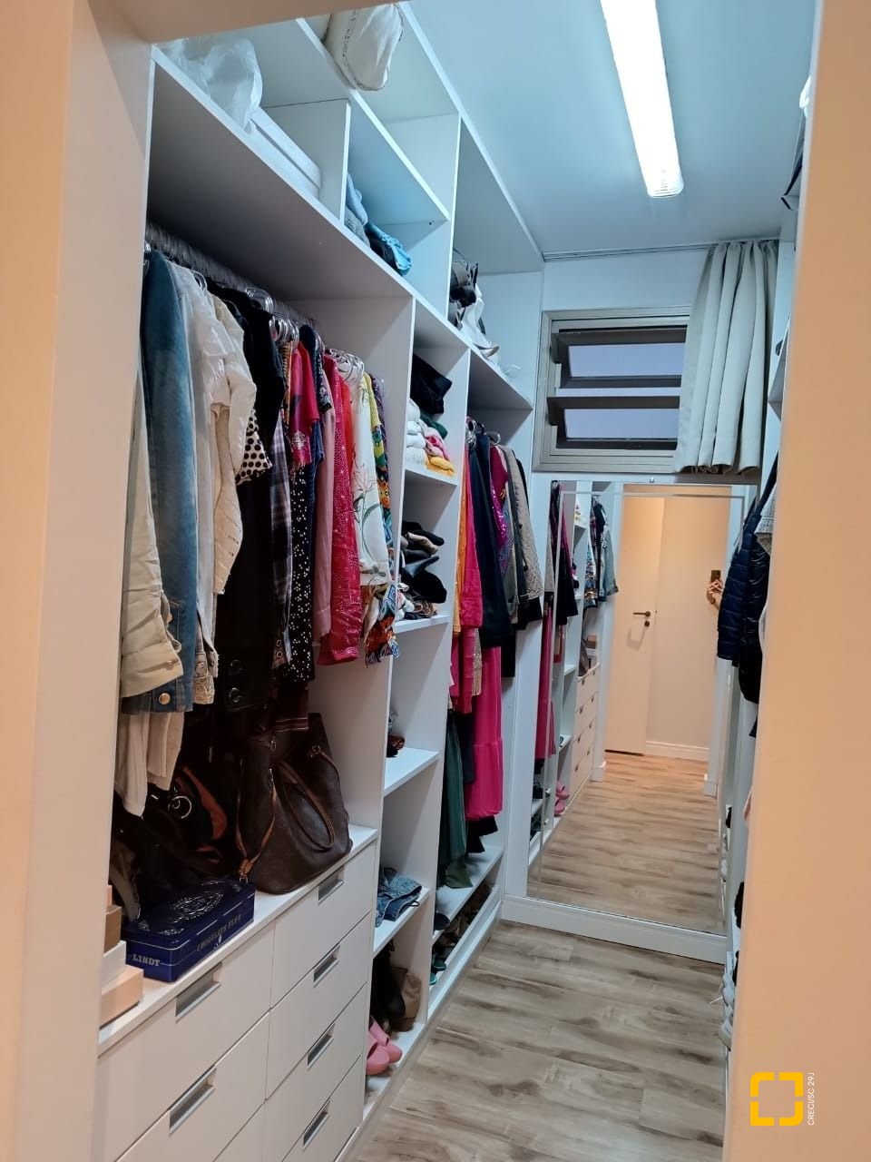 Apartamento com 178m², 5 quartos (sendo 1 suíte), 2 garagens, no bairro Agronômica em Florianópolis