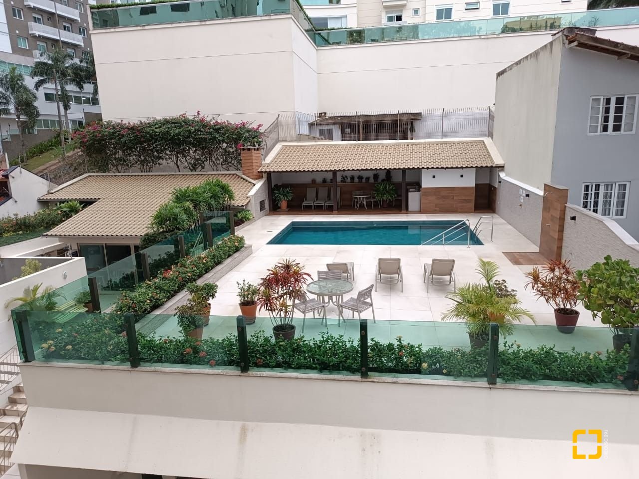 Apartamento com 178m², 5 quartos (sendo 1 suíte), 2 garagens, no bairro Agronômica em Florianópolis