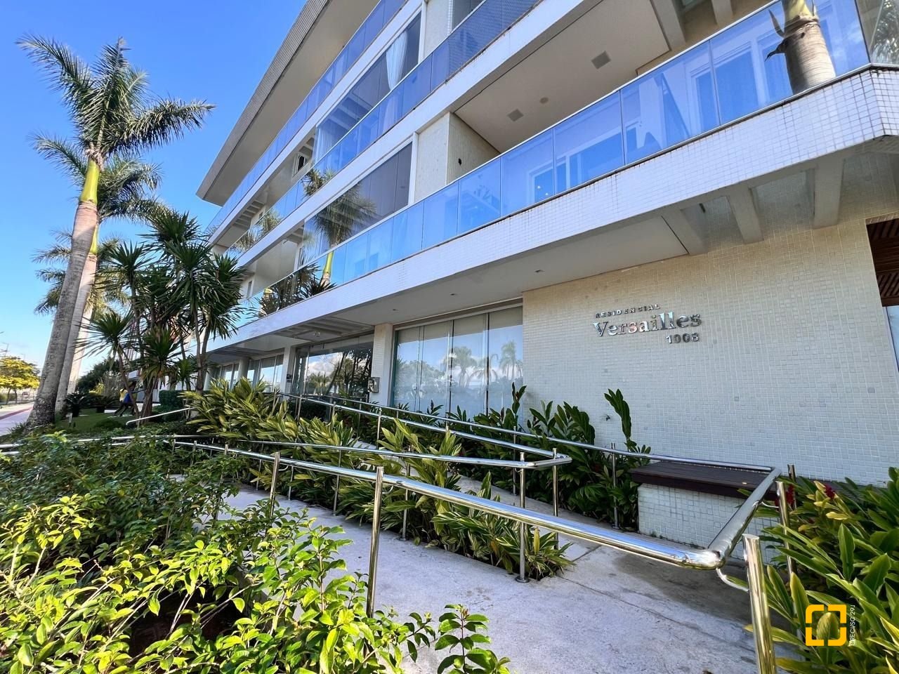 Apartamento com 144m², 8 quartos (sendo 4 suítes), 3 garagens, no bairro Jurerê Internacional em Florianópolis