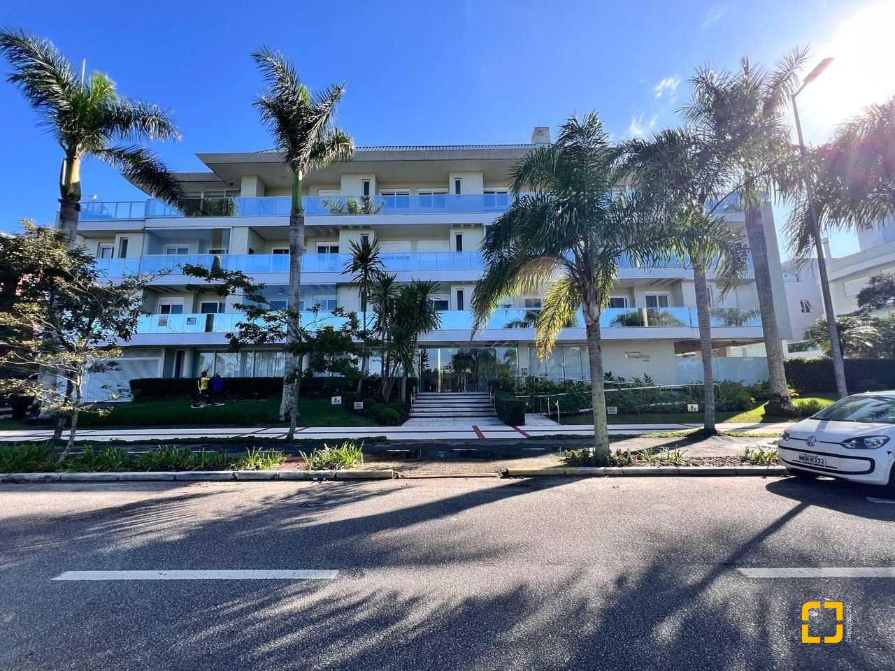 Apartamento com 144m², 8 quartos (sendo 4 suítes), 3 garagens, no bairro Jurerê Internacional em Florianópolis