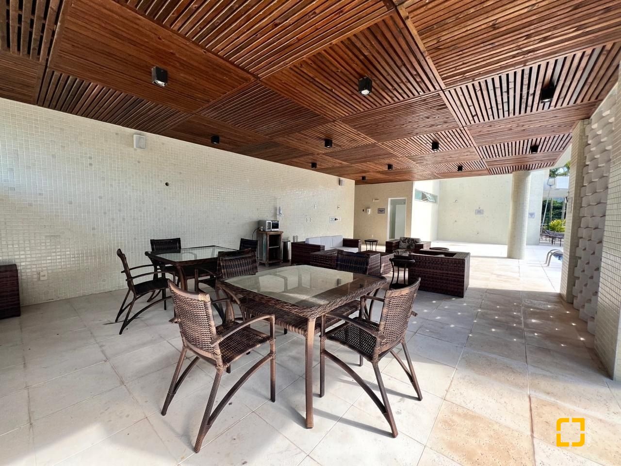 Apartamento com 144m², 8 quartos (sendo 4 suítes), 3 garagens, no bairro Jurerê Internacional em Florianópolis